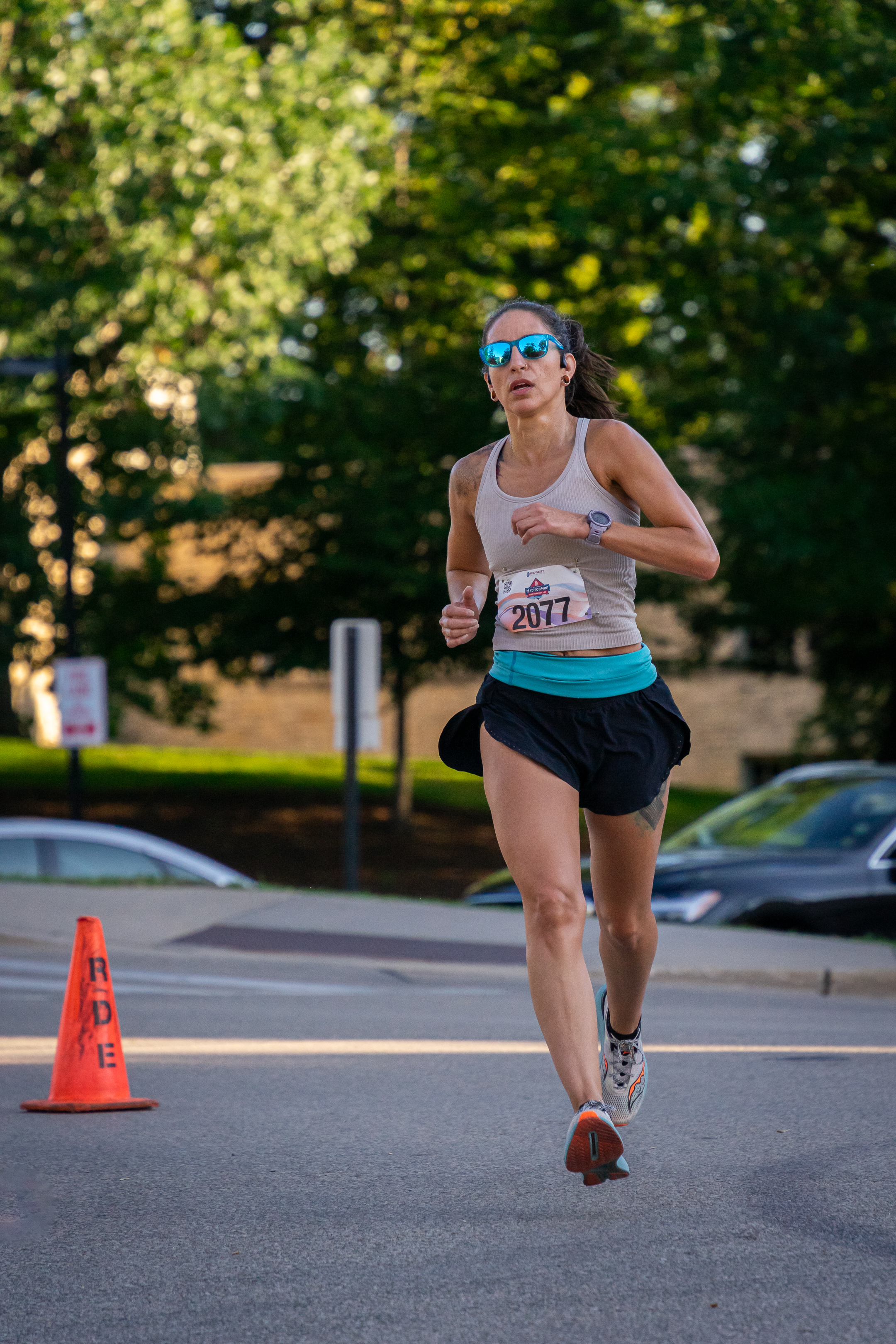 5k runner on mile 2